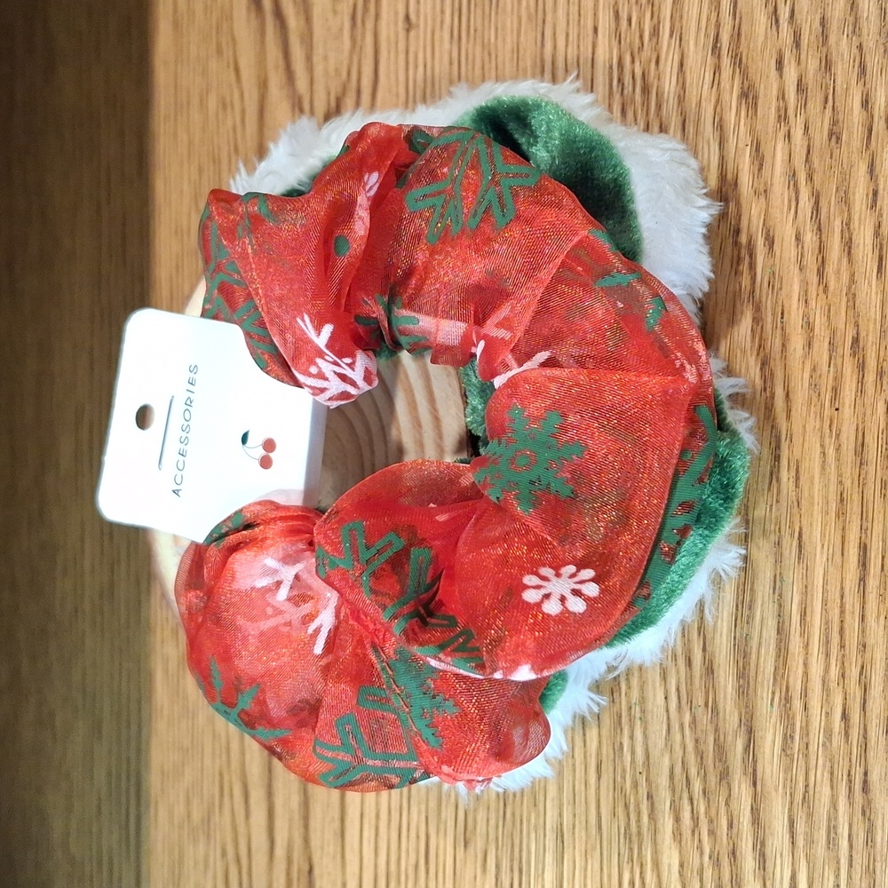 Festive Red & Green Scrunchie Set